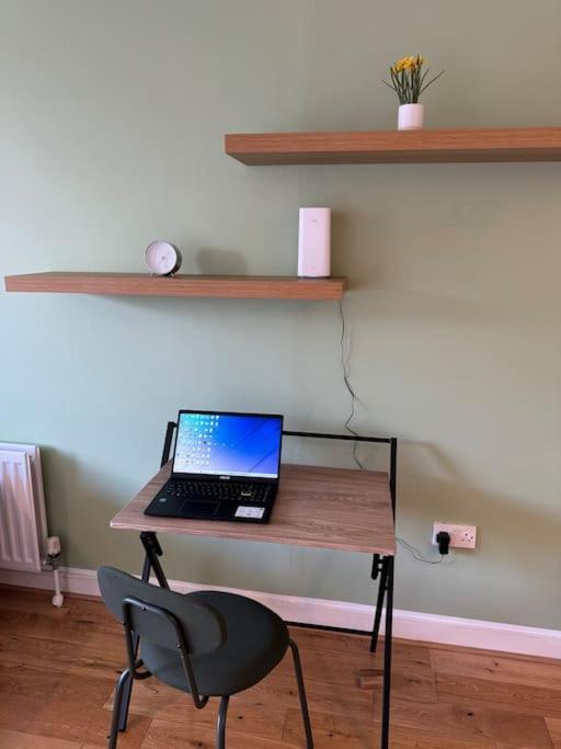 Stylish City Centre 2 Bedroom Apartment With Belfast Cityscape View מראה חיצוני תמונה